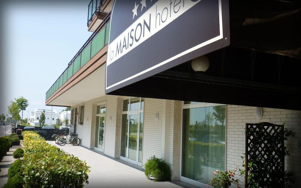 La Maison By Hotel Aldebaran Lido di Jesolo Bagian luar foto
